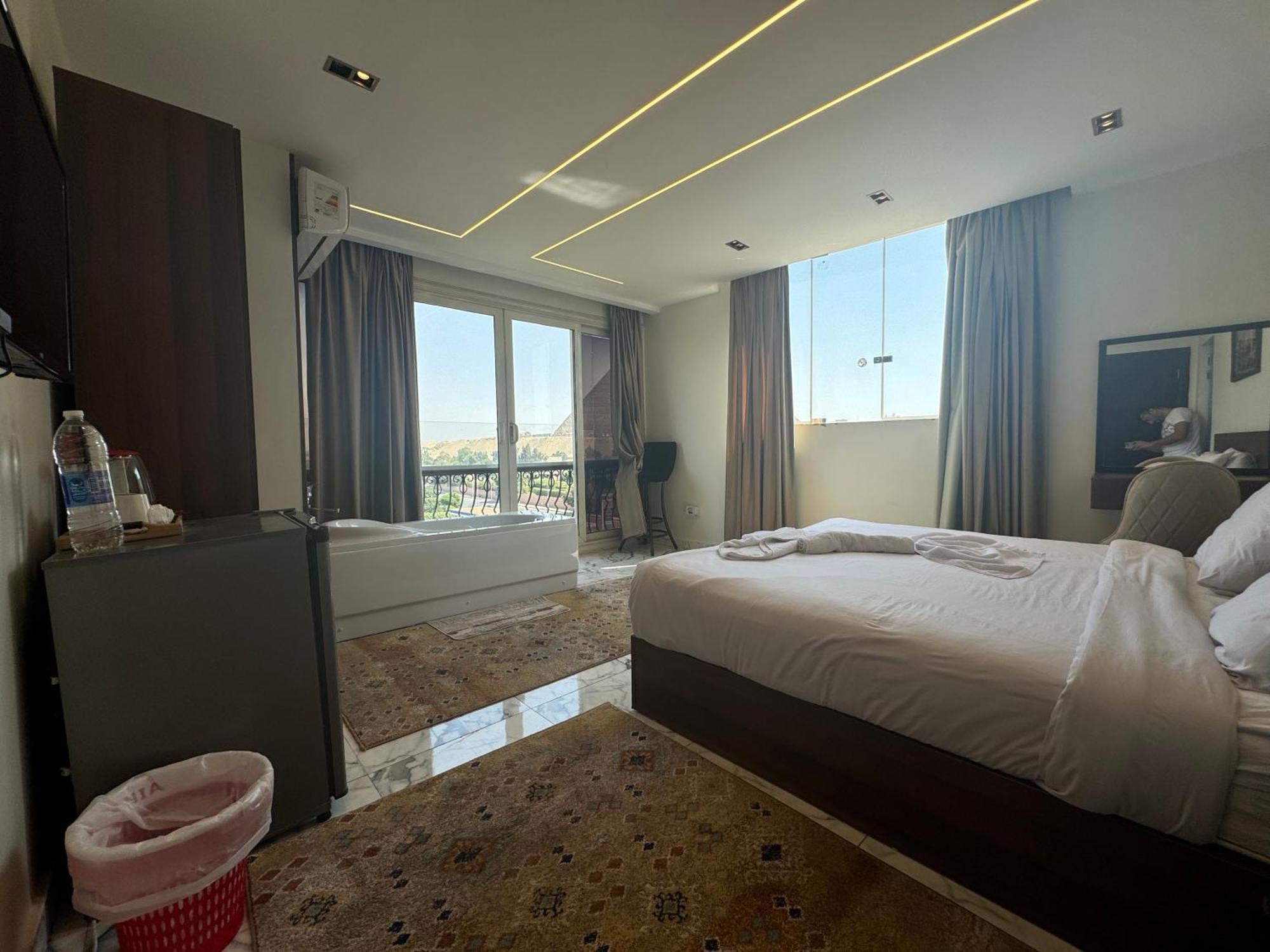 Unique Pyramids Boutique Inn Kafrat al Jabal Екстер'єр фото